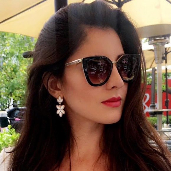 Meet your Posher, Neva - Picture 1 of 1